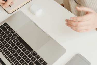 Quel est le salaire d’un(e) juriste en droit des contrats ?