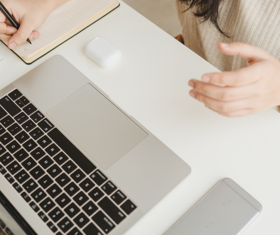 Quel est le salaire d’un(e) juriste en droit des contrats ?